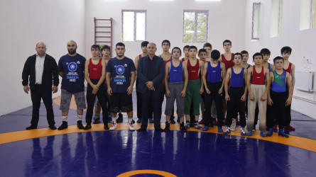 İcra başçısı Qusar Uşaq Gənclər İdman-Şahmat Məktəbində təmirdən sonra yaradılmış şəraitlə yerində tanış olub