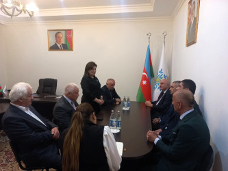 YAP Qusar Rayon Təşkilatının sədri yubileyi münasibətilə təbrik edildi