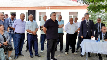 RİH başçısının Köhnə Xudat kəndində vətəndaşların səyyar qəbulu keçirilib