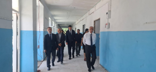 İcra başçısı rayonda yeni məktəbin tikintisi və mövcud məktəblərin təmiri ilə bağlı görülən işlərlə yerində tanış olub