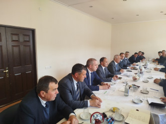 İcra başçısı yerli özünüidarəetmə orqanları və ictimaiyyət nümayəndələri ilə görüşlər keçirib