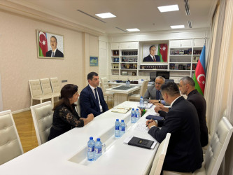 Qusar Rayon İcra Hakimiyyətinin başçısı bir qrup şəhid ailəsinin üzvünü və vətəndaşı fərdi qaydada qəbul edib