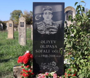 Qusar rayonunun bir sıra kəndlərində şəhidlərin məzarları ziyarət edilib