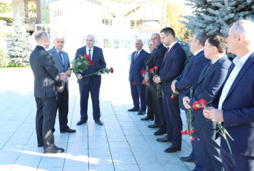 1 Noyabr – Kənd təsərrüfatı işçilərinin peşə bayramıdır
