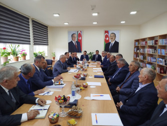 İcra başçısı yerli özünüidarəetmə orqanları və ictimaiyyət nümayəndələri ilə görüşlər keçirib