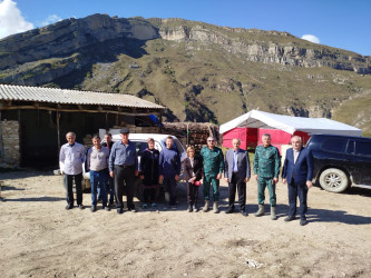 Laza kəndində baş vermiş güclü palçıq axınının yaratdığı fəsadların aradan qaldırılması üçün rayon İcra Hakimiyyəti tərəfindən zəruri tədbirlərin görülməsi davam etdirilir