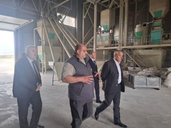 İcra başçısı yeni yol tikintisi və “Şahdağ” Fermer Təssərrüfatının fəaliyyəti ilə tanış olub