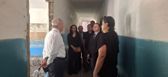 İcra başçısı rayonda yeni məktəbin tikintisi və mövcud məktəblərin təmiri ilə bağlı görülən işlərlə yerində tanış olub
