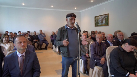 İcra başçısı sakinlərin müraciətlərini yerində dinlədi