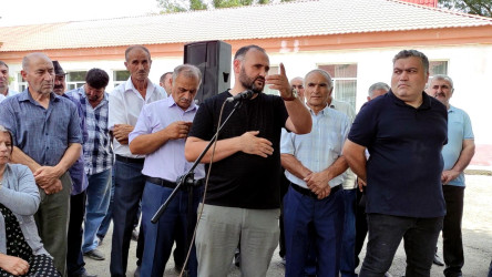 RİH başçısının Köhnə Xudat kəndində vətəndaşların səyyar qəbulu keçirilib