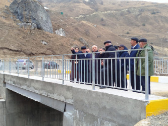 Laza kəndində yeni körpünün tikintisi yekunlaşıb