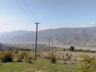 Qusar rayonunun Əvəcük kəndinin elektrik enerjisi infrastrukturu tamamilə, Yuxarı Tahircal kəndini elektrik enerjisi ilə təmin edən 10 KV-luq hava elektrik verilişi xətti yenidən qurulub