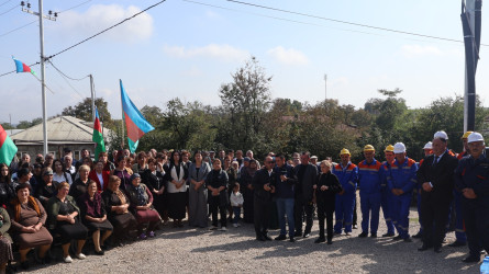 Qusar rayonunun Əvəcük kəndinin elektrik enerjisi infrastrukturu tamamilə, Yuxarı Tahircal kəndini elektrik enerjisi ilə təmin edən 10 KV-luq hava elektrik verilişi xətti yenidən qurulub