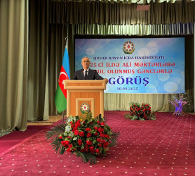 Qusar Rayon İcra Hakimiyyətinin başçısı ali məktəblərə qəbul olunmuş məzunlarla görüşüb
