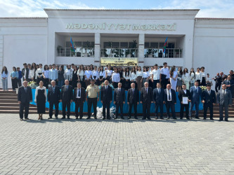 Qusar Rayon İcra Hakimiyyətinin başçısı ali məktəblərə qəbul olunmuş məzunlarla görüşüb