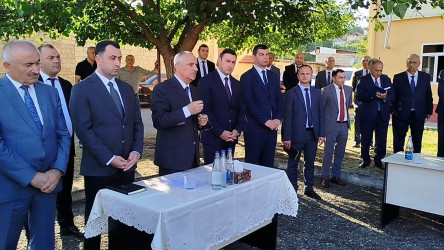 Qusar Rayon İcra Hakimiyyətinin başçısı şəhər sakinləri ilə növbəti məhəllə görüşünü keçirib