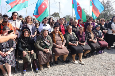 Qusar rayonunun Əvəcük kəndinin elektrik enerjisi infrastrukturu tamamilə, Yuxarı Tahircal kəndini elektrik enerjisi ilə təmin edən 10 KV-luq hava elektrik verilişi xətti yenidən qurulub