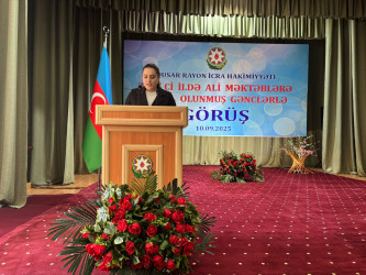 Qusar Rayon İcra Hakimiyyətinin başçısı ali məktəblərə qəbul olunmuş məzunlarla görüşüb
