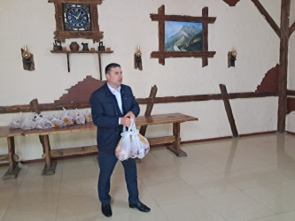 Qusar rayonunda Qurban bayramı münasibətilə şəhid ailələri və qazilərə bayram payları təqdim olunub