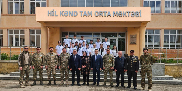 Ümumtəhsil müəssisələrində təhsil alan şagirdlərin müharibə iştirakçıları və hərbçilərlə növbəti görüşü baş tutub