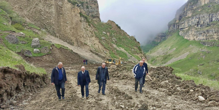 İcra başçısı yol-infrastruktur layihələrinin icra vəziyyəti ilə yerində tanış olub