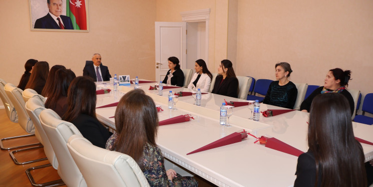 Qusar Rayon İcra Hakimiyyətinin başçısı 8 Mart – Beynəlxalq Qadınlar Günü münasibətilə xanım əməkdaşları təbrik edib