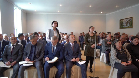 İcra başçısı sakinlərin müraciətlərini yerində dinlədi