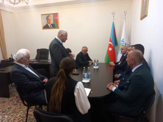 YAP Qusar Rayon Təşkilatının sədri yubileyi münasibətilə təbrik edildi