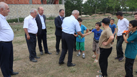 Qusar RİH başçısı kənd təsərrüfatı sahələrində aparılan işlərlə yerində tanış olub