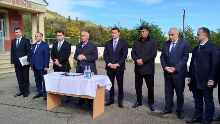 Qusar Rayon İcra Hakimiyyətinin başçısı Ukur kəndində sakinlərlə görüşüb