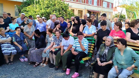 Qusar Rayon İcra Hakimiyyətinin başçısı şəhər sakinləri ilə növbəti məhəllə görüşünü keçirib