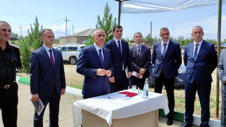 Qusar Rayon İcra Hakimiyyətinin başçısı rayonun Qullar kəndində vətəndaşların səyyar qəbulunu keçirib