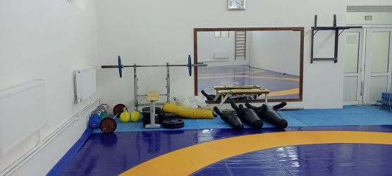 İcra başçısı Qusar Uşaq Gənclər İdman-Şahmat Məktəbində təmirdən sonra yaradılmış şəraitlə yerində tanış olub