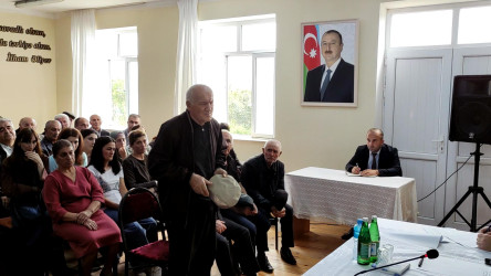 Piral kəndində vətəndaşların səyyar qəbulu keçirilib