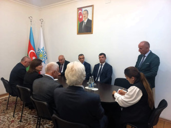 YAP Qusar Rayon Təşkilatının sədri yubileyi münasibətilə təbrik edildi