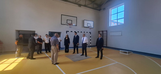 İcra başçısı rayonda yeni məktəbin tikintisi və mövcud məktəblərin təmiri ilə bağlı görülən işlərlə yerində tanış olub